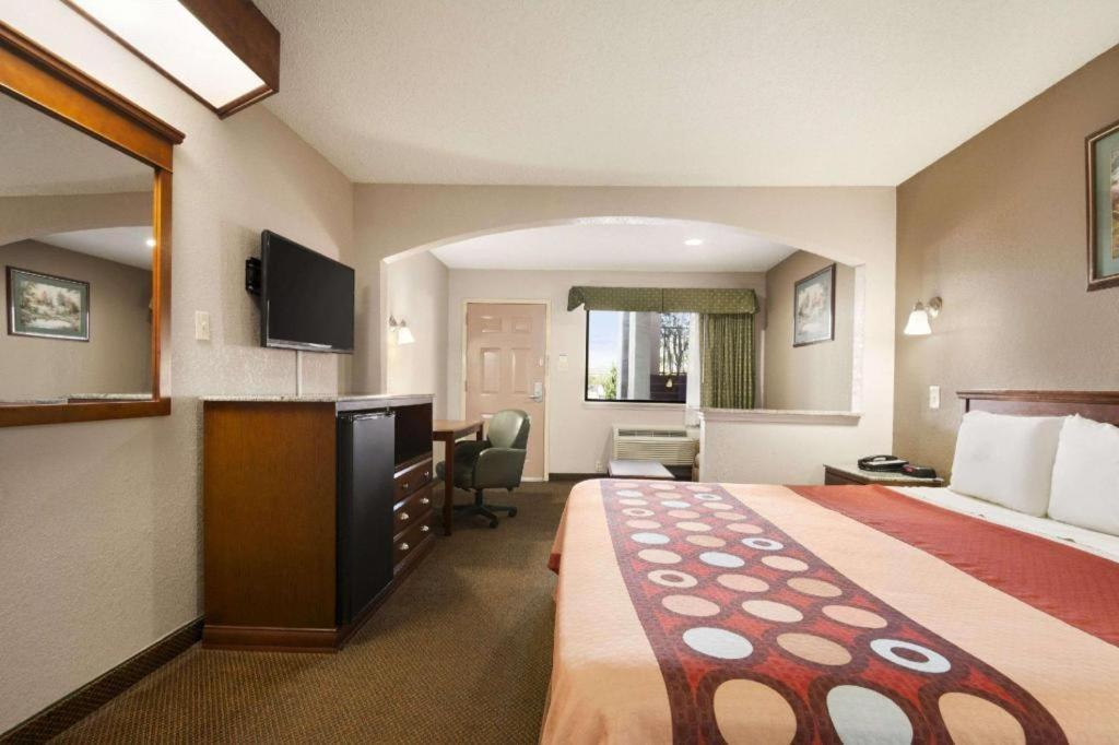 Super 8 By Wyndham Baton Rouge/I-12 Hotel Eksteriør billede