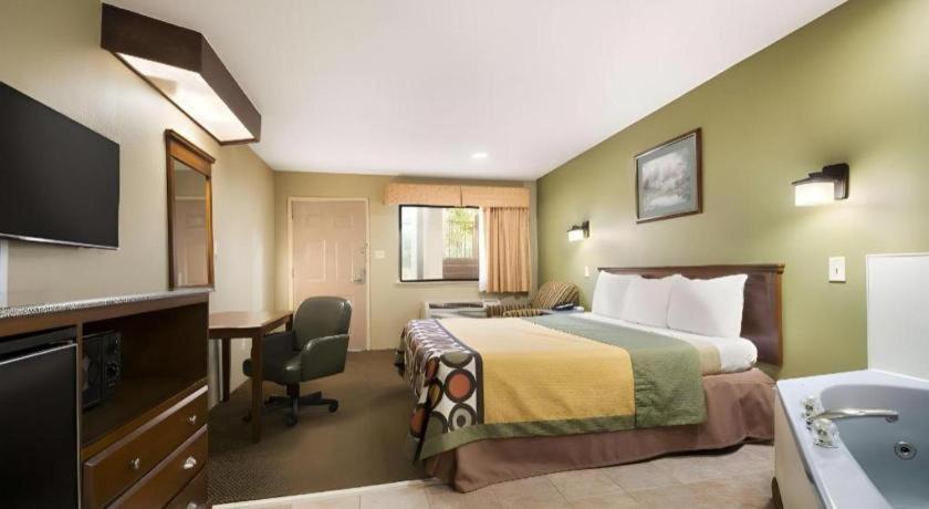 Super 8 By Wyndham Baton Rouge/I-12 Hotel Eksteriør billede